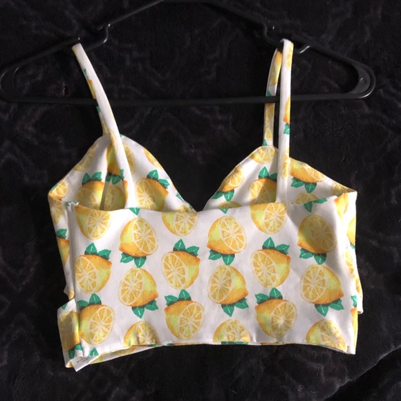 NWT Lemon print Crop Top - Picture 3 of 3